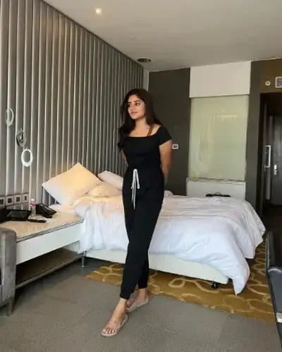 Call Girls Khar Cash On Delivery
