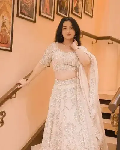 Escort Khar